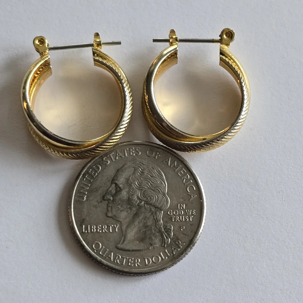 Vintage hoop earrings gold tone criss cross design crisscross hoops classic